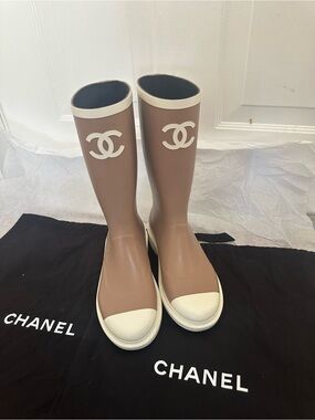 Chanel Women's Beige & White Rain Boots